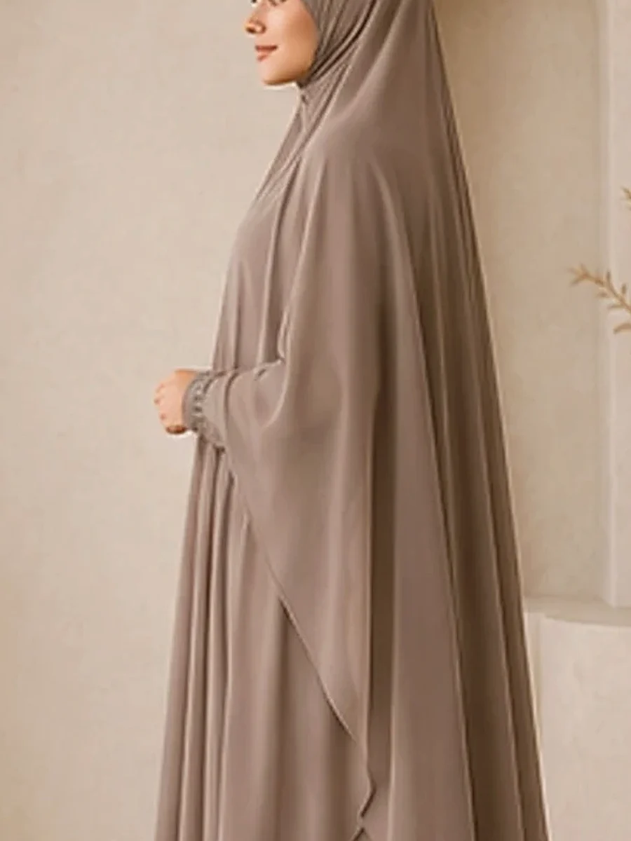 Double-Layer Maxi Chiffon Khimar – Mushroom – Detailansicht | ZAVRYNE