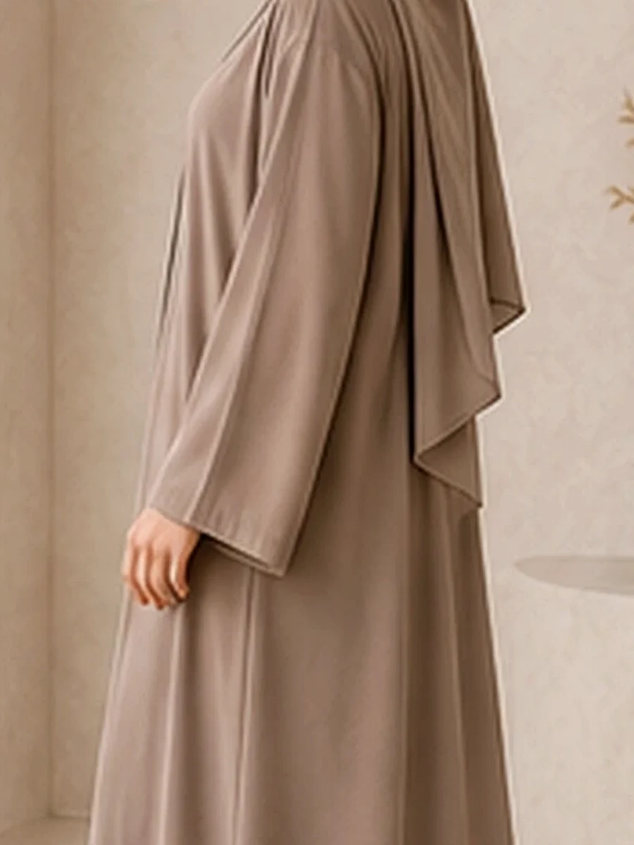 Essential Abaya + Scarf – Pure Taupe – Detailansicht | ZAVRYNE