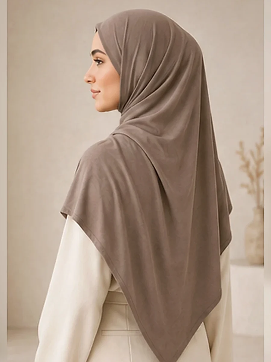 Premium Jersey Hijab – Taupe – Seitenansicht | ZAVRYNE