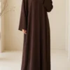 Amira Abaya – Schokobraun – Detailansicht | ZAVRYNE Deutschland