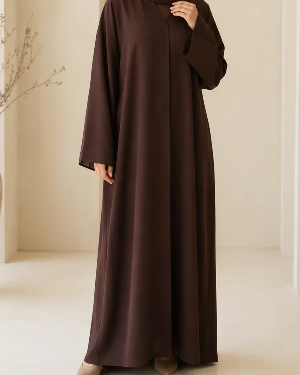 Amira Abaya – Schokobraun – Detailansicht | ZAVRYNE Deutschland