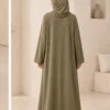 Cotton Abaya Mina – Sommer Olive – Detailansicht | ZAVRYNE Deutschland