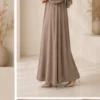 Dalia Dress – Taupe – zweite Ansicht | ZAVRYNE Deutschland