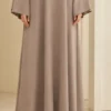 Farah Khimar Set – Greige – Materialgefühl und Pflege | ZAVRYNE Deutschland