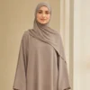 Farah Khimar Set – Greige – zweite Ansicht | ZAVRYNE Deutschland
